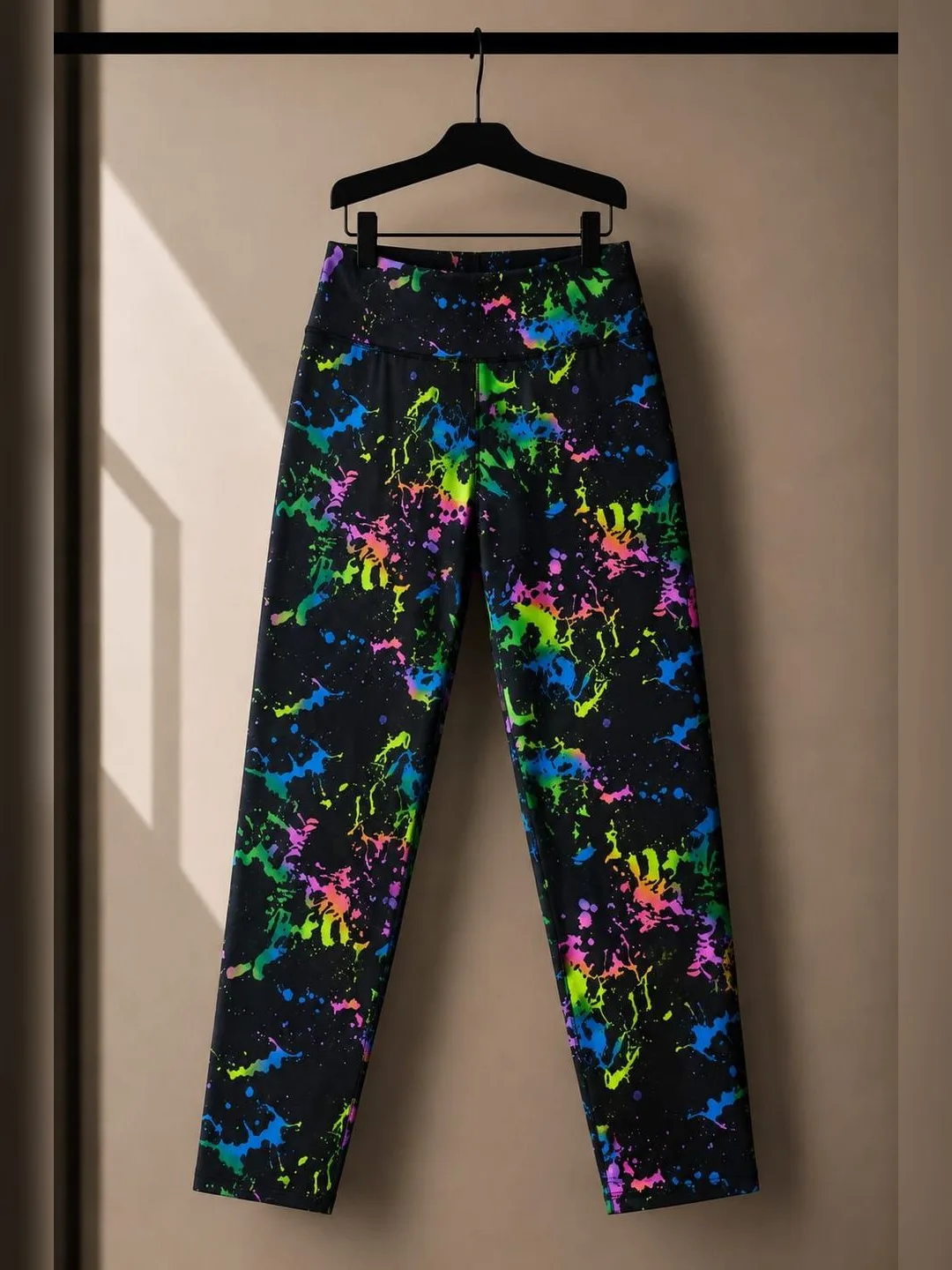 Jeans Negro Splatter Neón