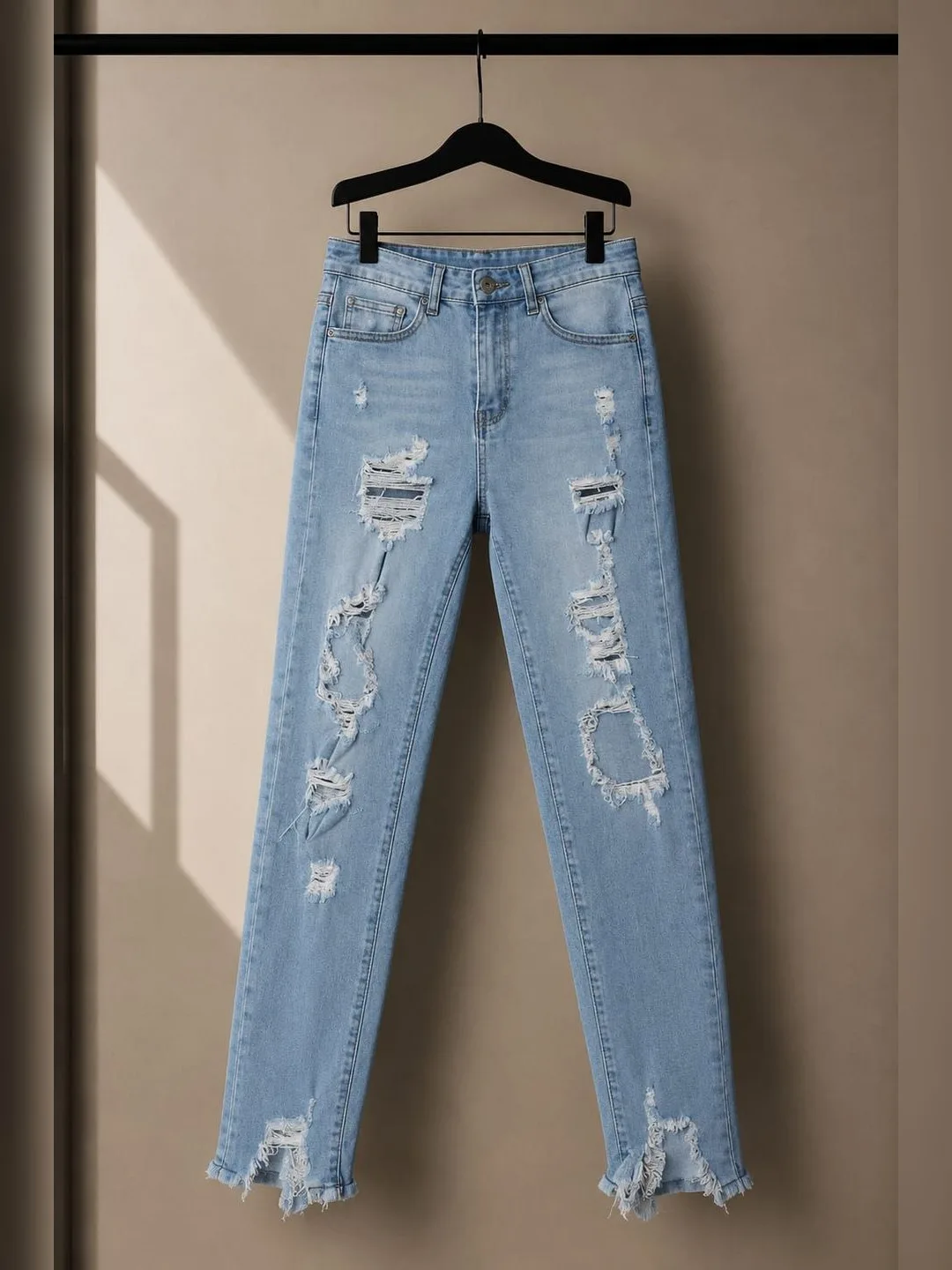 Jeans Rectos Claros Rotos